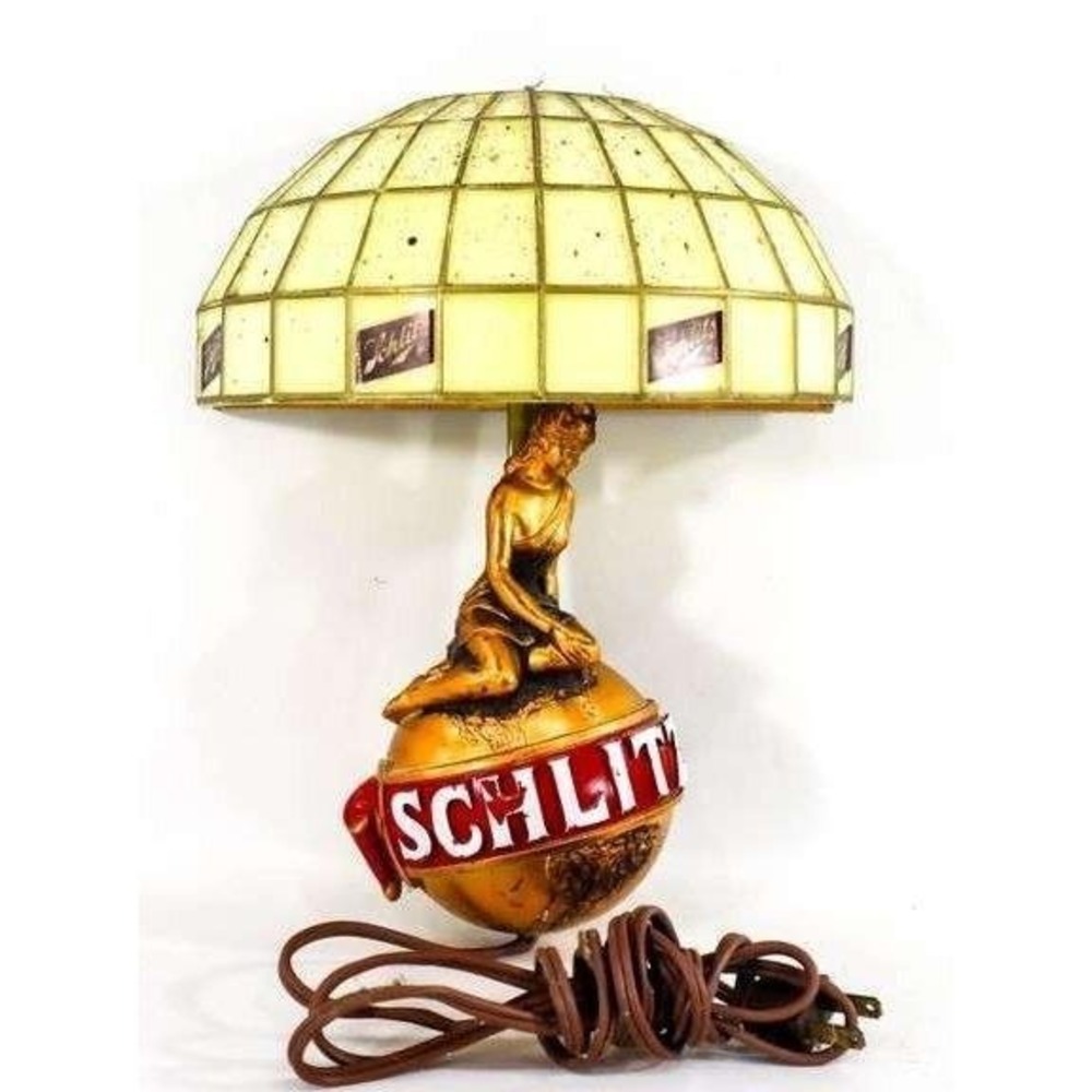 Vintage 1971 Schlitz on draught Beer Light lady on globe Lighted Wall Sconce